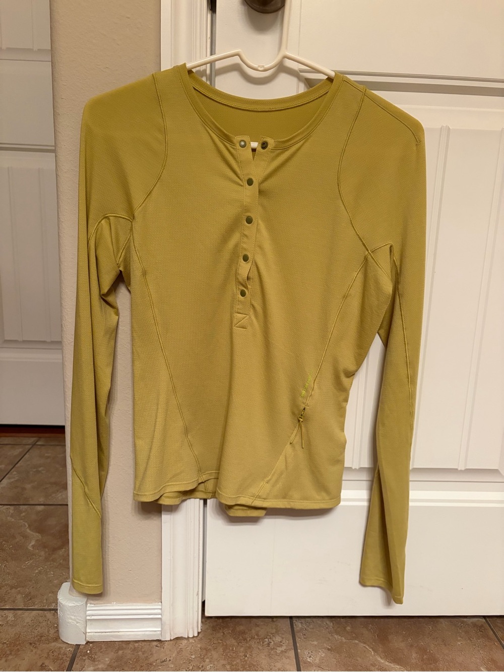 Lululemon Henley long sleeve hiking shirt
